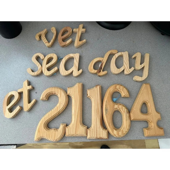 Lot of Wooden letters and numbers - Picture 1 of 5